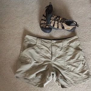 North face khaki shorts